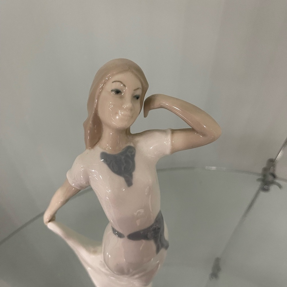 Rex Figurines with marked in blue bottom - Picture 5 of 9